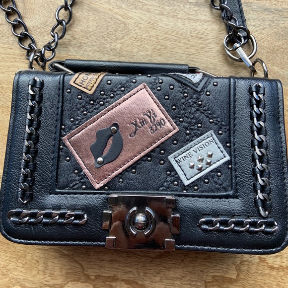 Cross body or over the shoulder bag - Picture 2 of 7